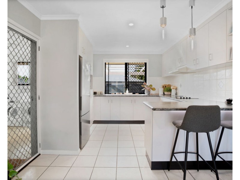 16 Collins Court, Eimeo QLD 4740