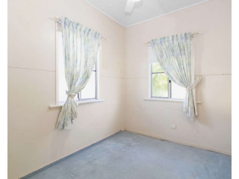 1 Douglas Street, West Mackay QLD 4740