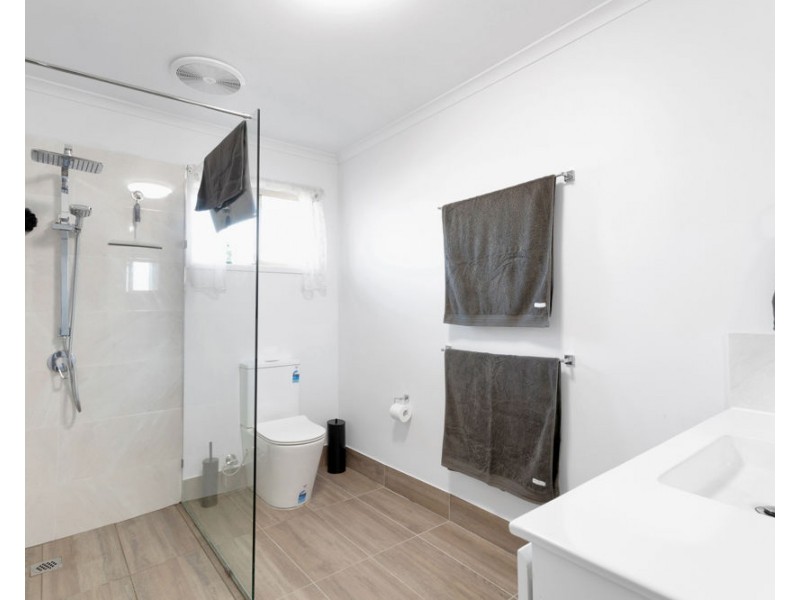 18 Murrays Road, Mount Pleasant QLD 4740