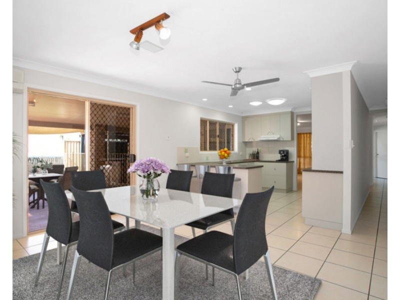6 Ronnie Court, Rural View QLD 4740