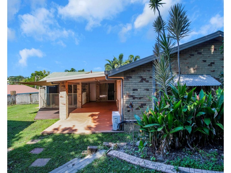 6 Ronnie Court, Rural View QLD 4740