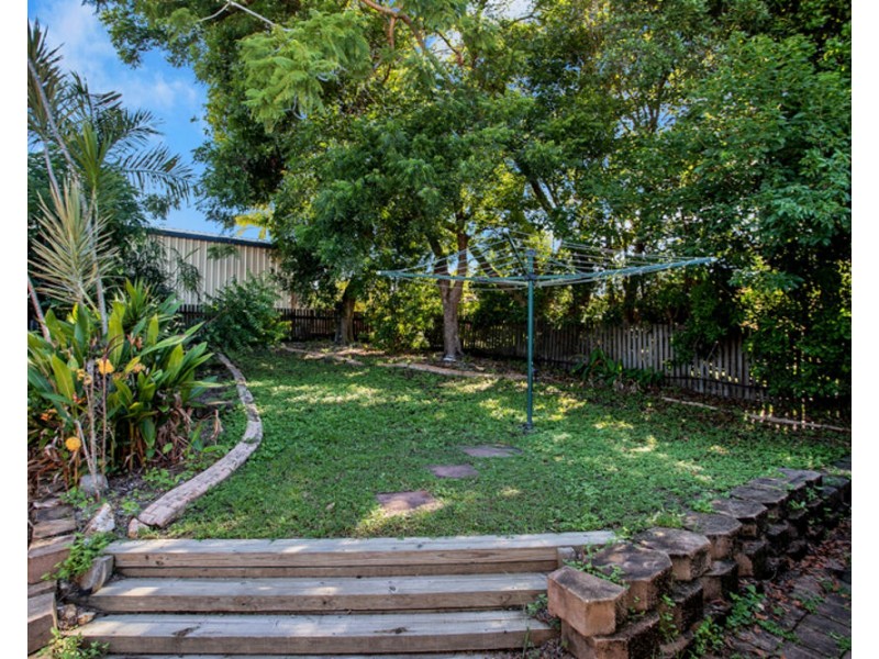 6 Ronnie Court, Rural View QLD 4740