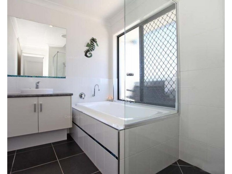 13 Yatay Street, Rural View QLD 4740