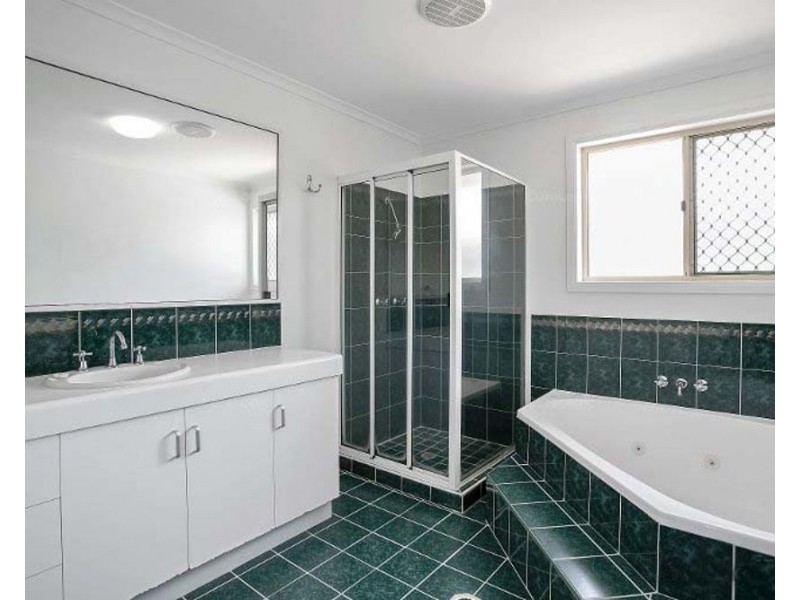 21 Kristy Crescent, Eimeo QLD 4740