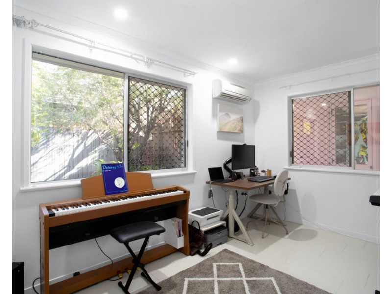 16 Cheribon Avenue, Mount Pleasant QLD 4740