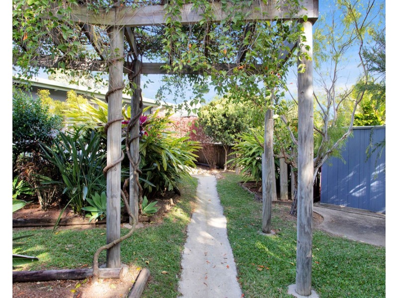 16 Cheribon Avenue, Mount Pleasant QLD 4740