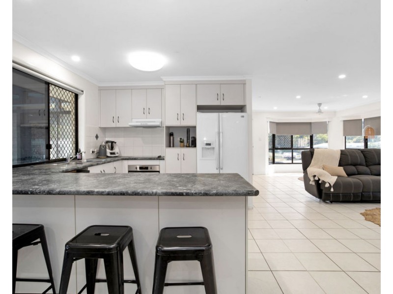 12 Collins Court, Eimeo QLD 4740