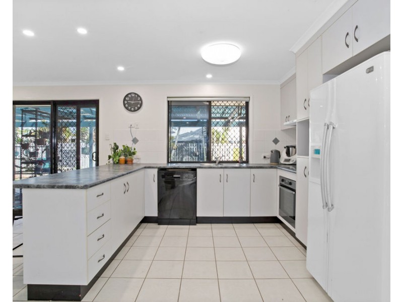 12 Collins Court, Eimeo QLD 4740