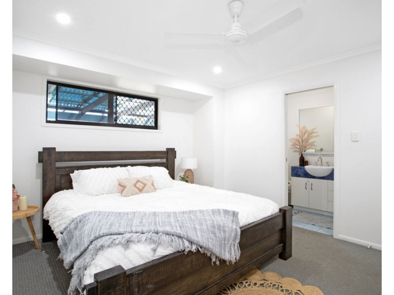 12 Collins Court, Eimeo QLD 4740