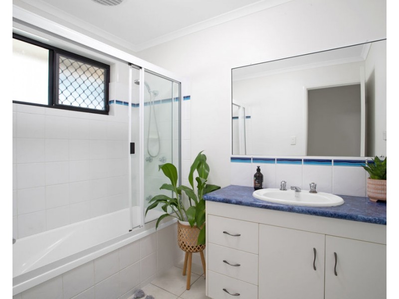 12 Collins Court, Eimeo QLD 4740
