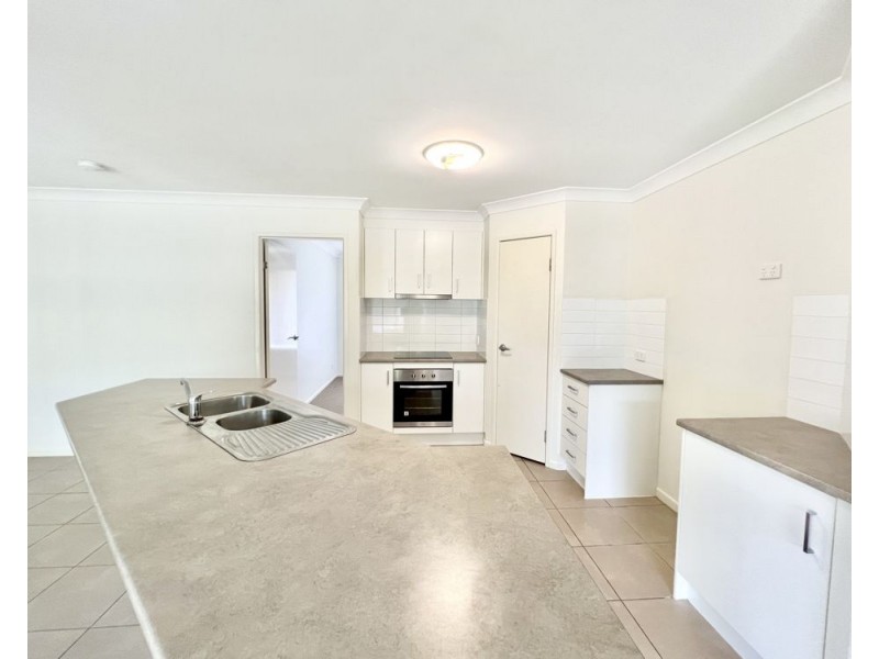7 Balzan Drive, Rural View QLD 4740