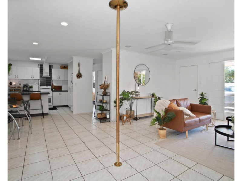 1/6 Homestead Bay Avenue, Bucasia QLD 4750