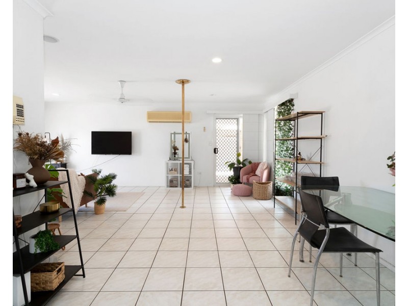 1/6 Homestead Bay Avenue, Bucasia QLD 4750