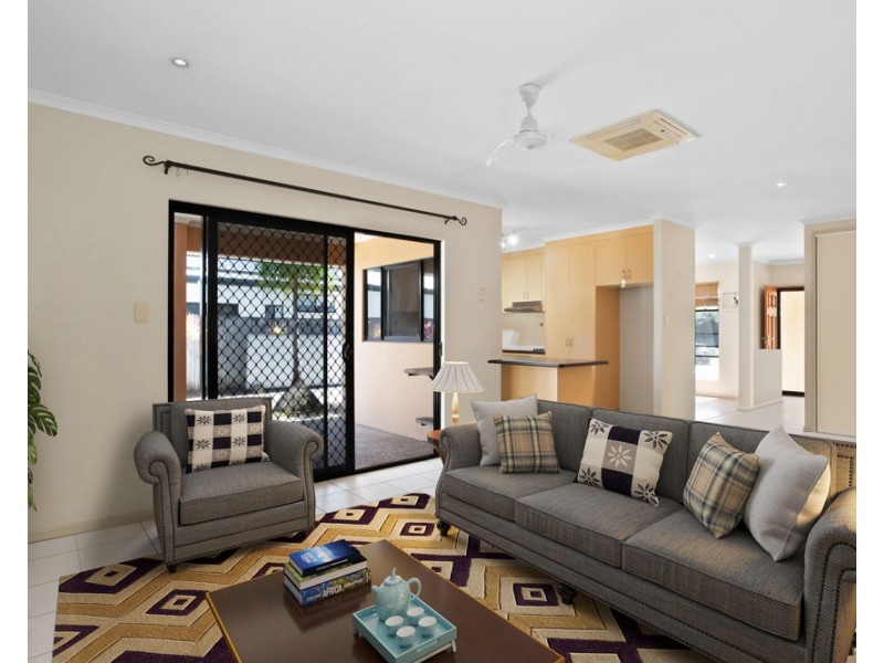 8 Hossack Court, Glenella QLD 4740