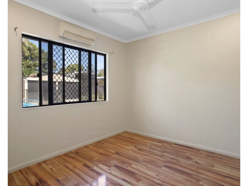 8 Hossack Court, Glenella QLD 4740