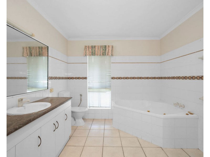 6 Kentia Court, North Mackay QLD 4740