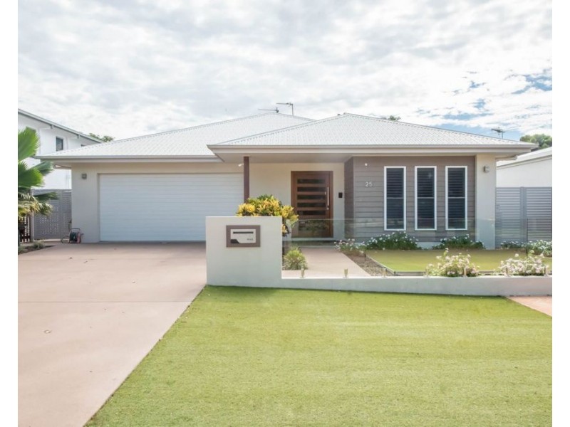 25 Corella Way, Blacks Beach QLD 4740