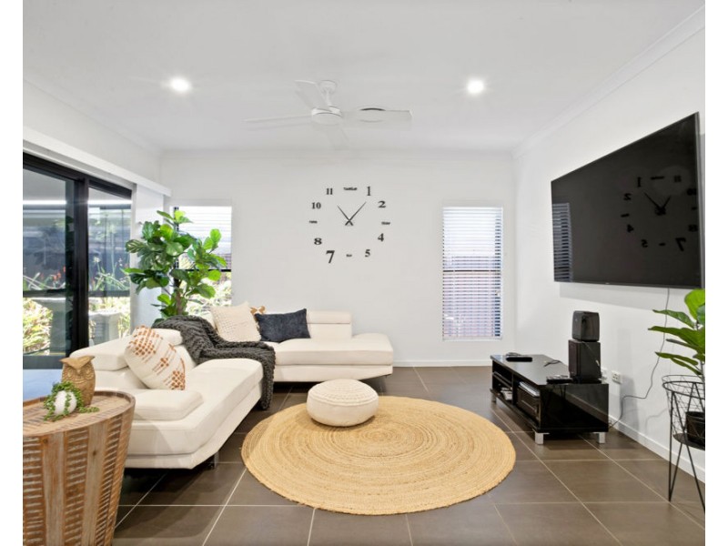 25 Corella Way, Blacks Beach QLD 4740