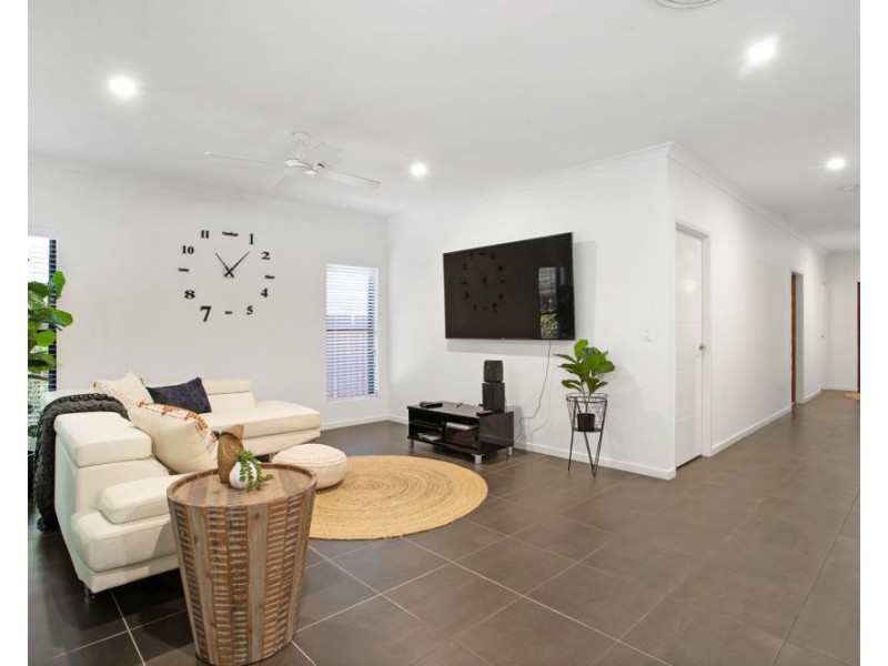 25 Corella Way, Blacks Beach QLD 4740