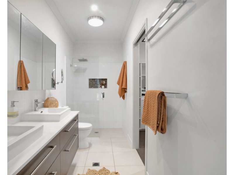 25 Corella Way, Blacks Beach QLD 4740