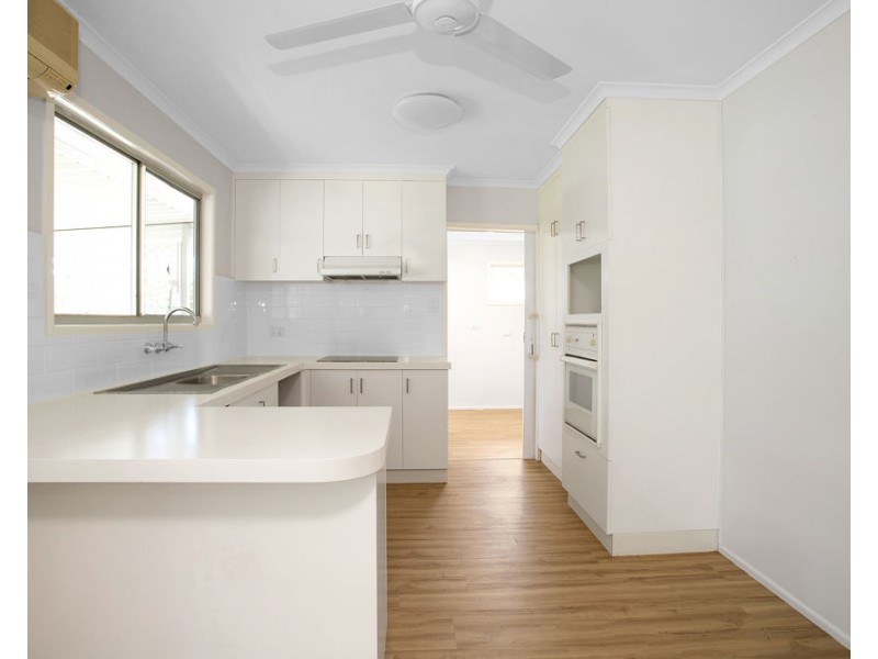 9 McHugh Street, Rural View QLD 4740