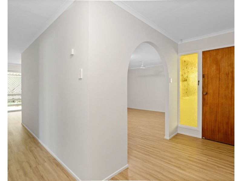 9 McHugh Street, Rural View QLD 4740