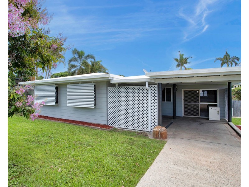 9 McHugh Street, Rural View QLD 4740