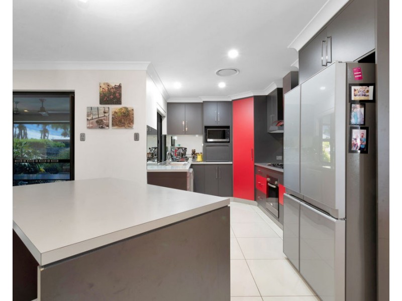 60 Gingham Street, Glenella QLD 4740