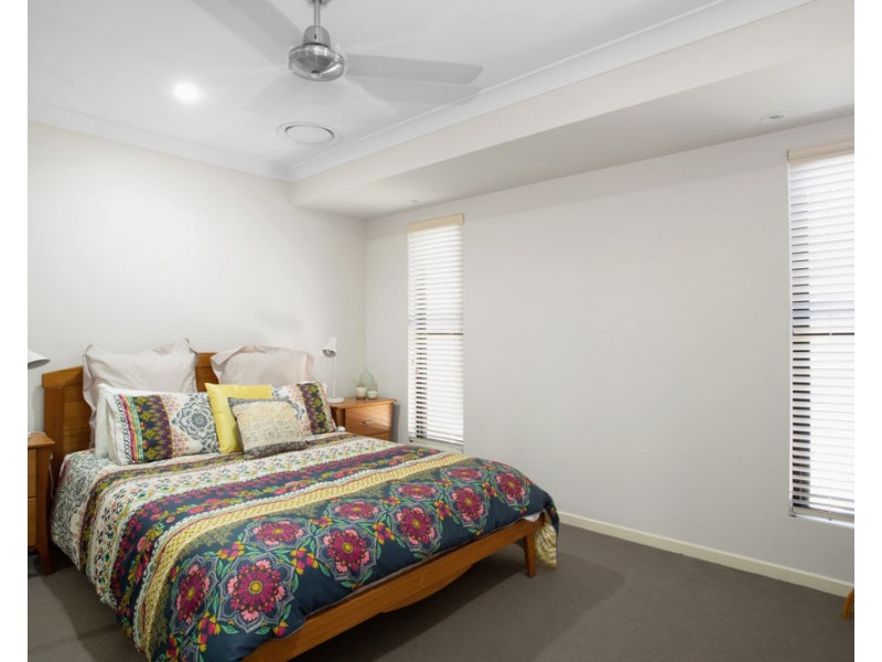 60 Gingham Street, Glenella QLD 4740