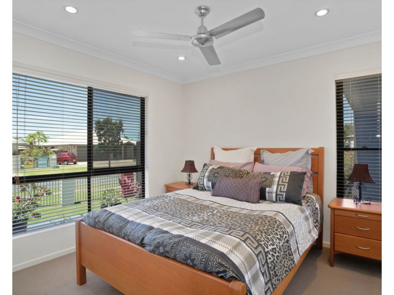 60 Gingham Street, Glenella QLD 4740