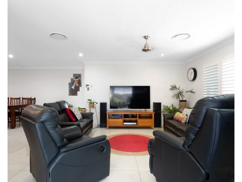 60 Gingham Street, Glenella QLD 4740