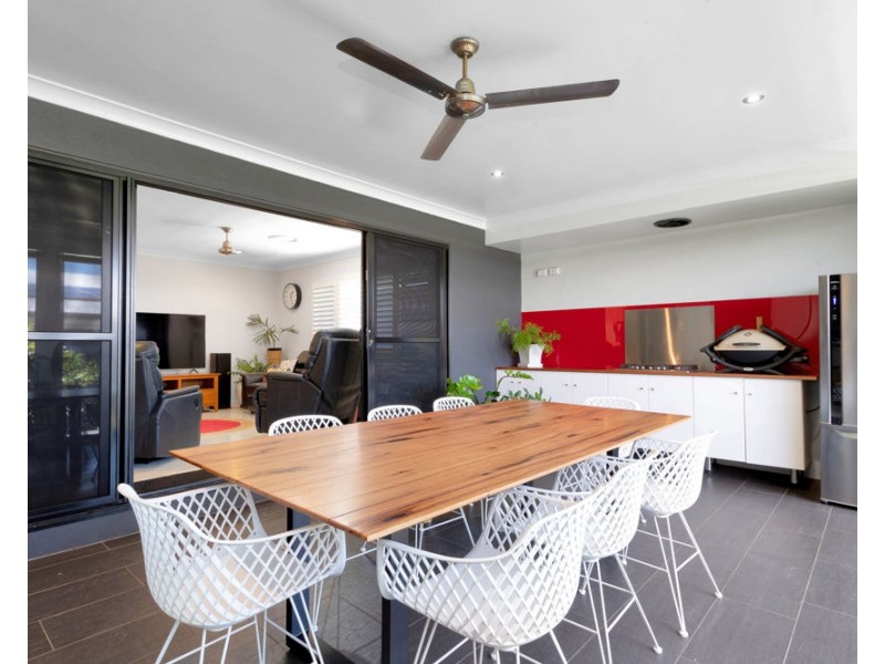 60 Gingham Street, Glenella QLD 4740