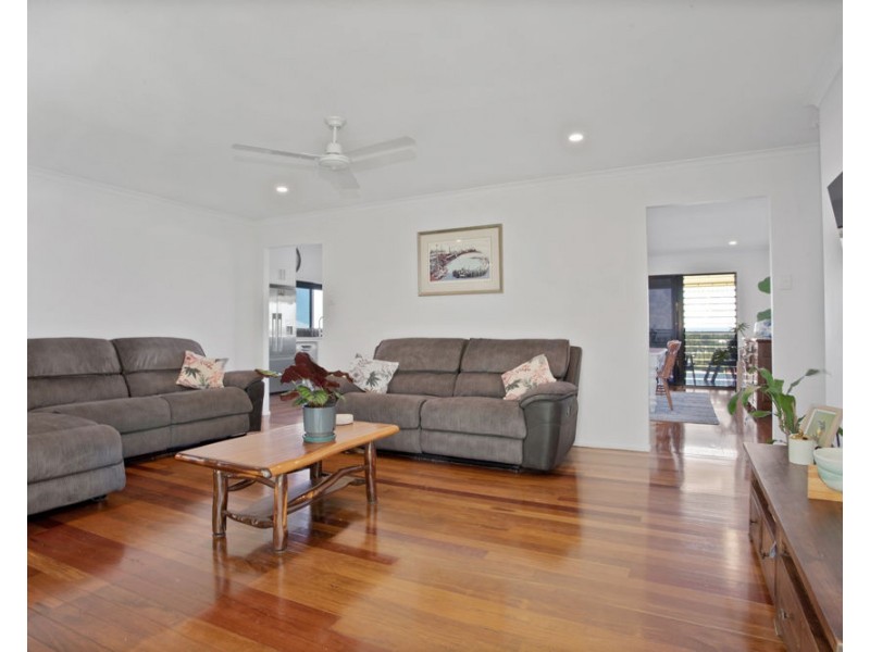 9 Outlook Crescent, Mount Pleasant QLD 4740