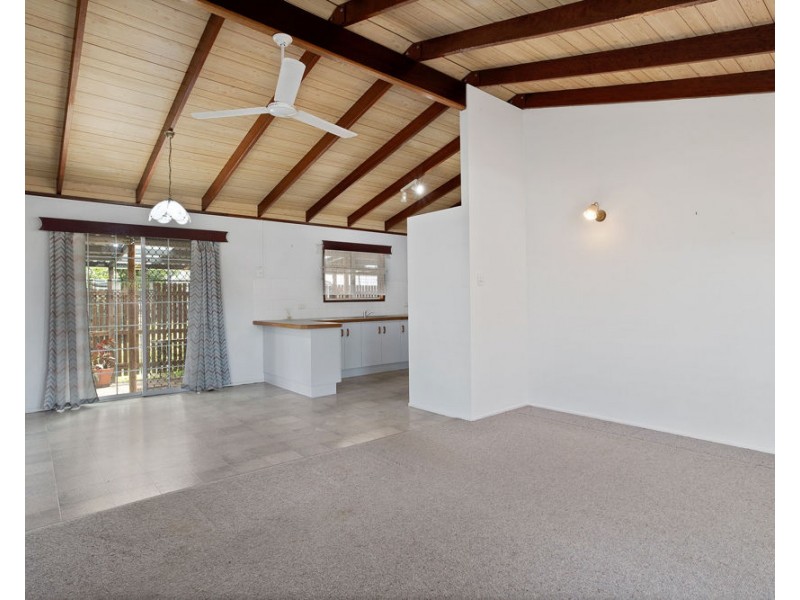21 Mansfield Drive, Beaconsfield QLD 4740