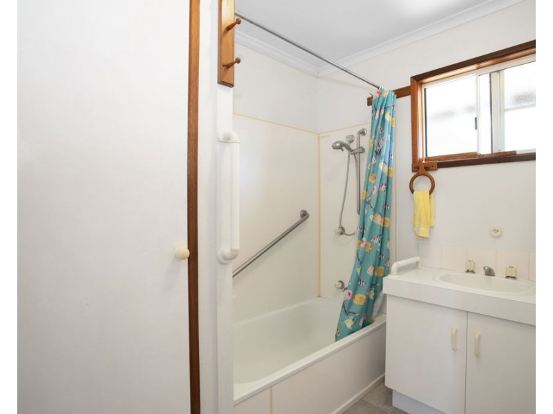 21 Mansfield Drive, Beaconsfield QLD 4740