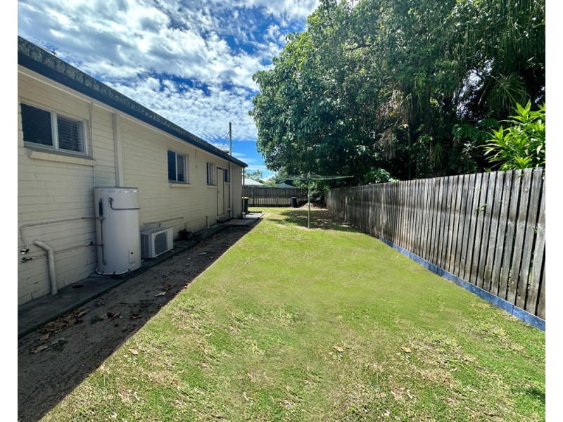 3/4 Old Shoal Point Road, Bucasia QLD 4750