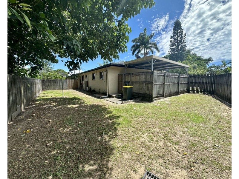 3/4 Old Shoal Point Road, Bucasia QLD 4750