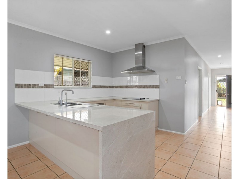 2 Denise Court, Beaconsfield QLD 4740
