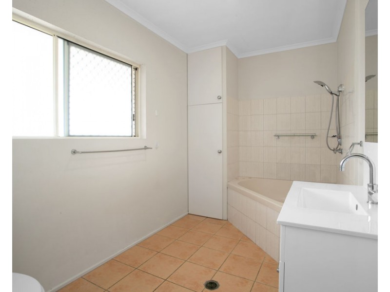 2 Denise Court, Beaconsfield QLD 4740