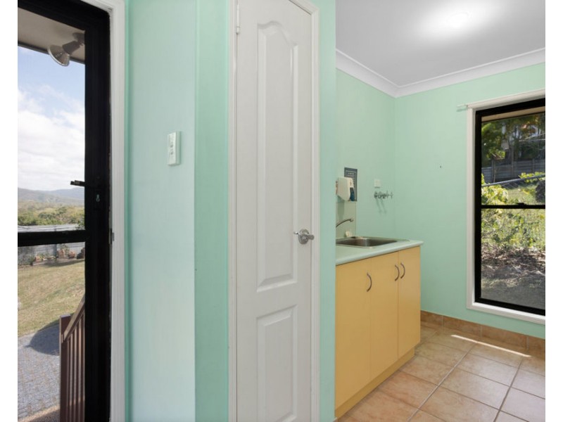 37 Leslie Street, Sarina QLD 4737