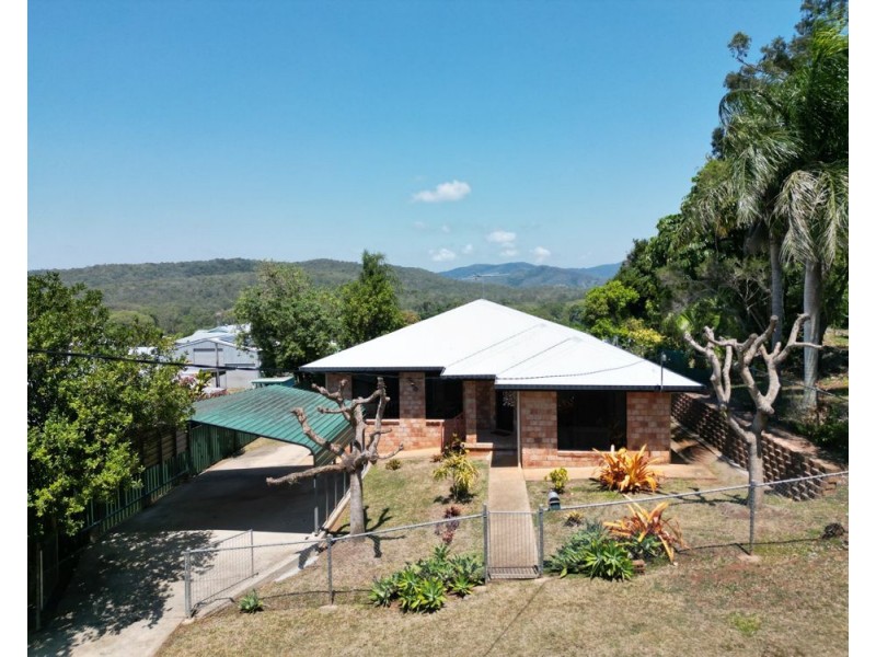 37 Leslie Street, Sarina QLD 4737