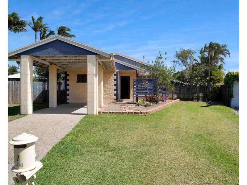 7 Azalea Court, Beaconsfield QLD 4740