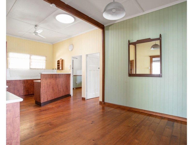 8 Creek Street, North Mackay QLD 4740