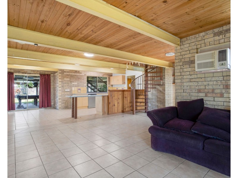 12 Davey Street, Glenella QLD 4740