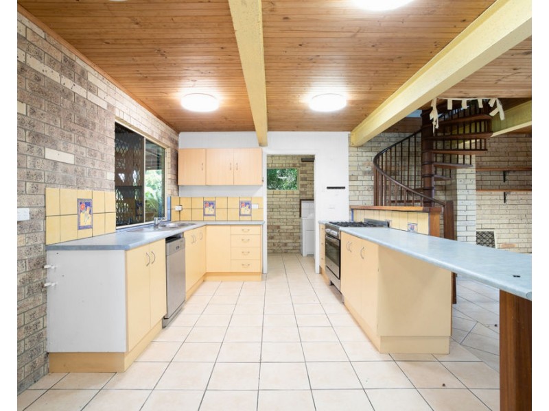 12 Davey Street, Glenella QLD 4740