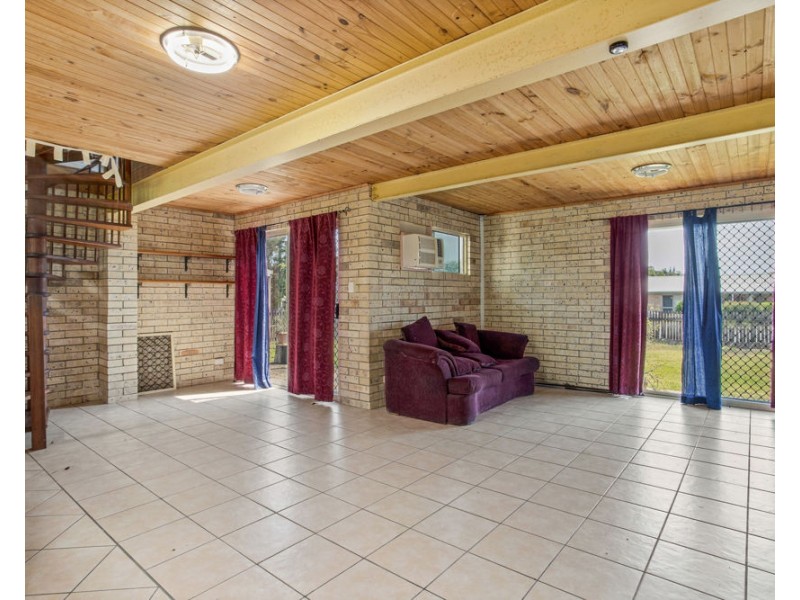 12 Davey Street, Glenella QLD 4740