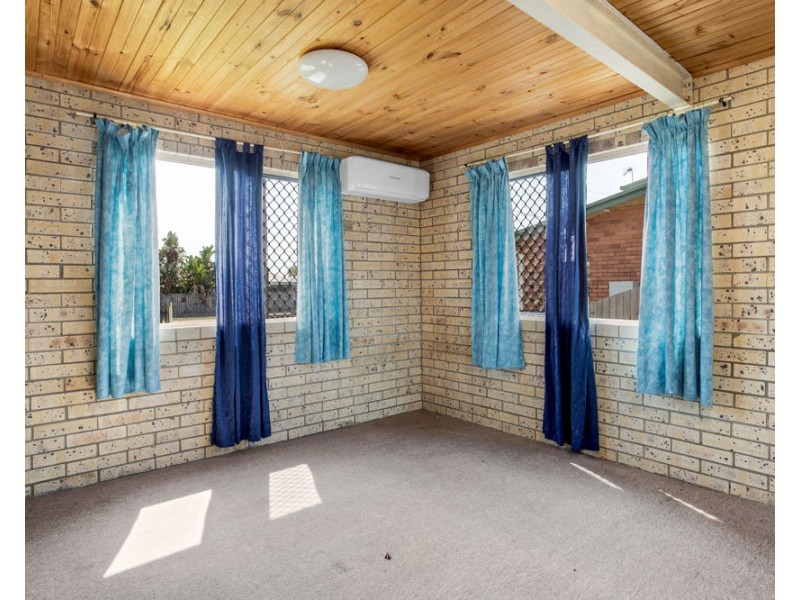 12 Davey Street, Glenella QLD 4740