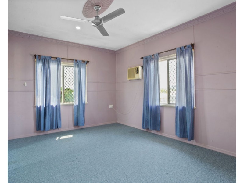 12 Davey Street, Glenella QLD 4740