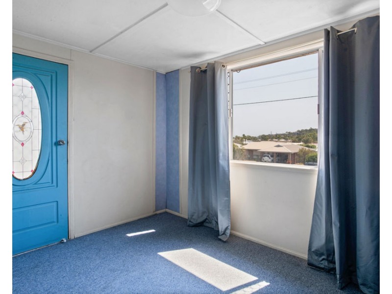 12 Davey Street, Glenella QLD 4740