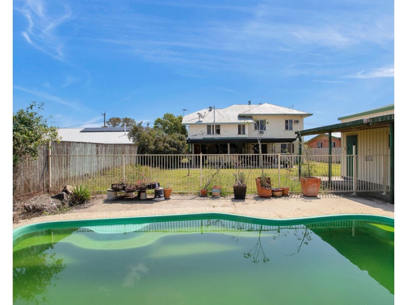 12 Davey Street, Glenella QLD 4740